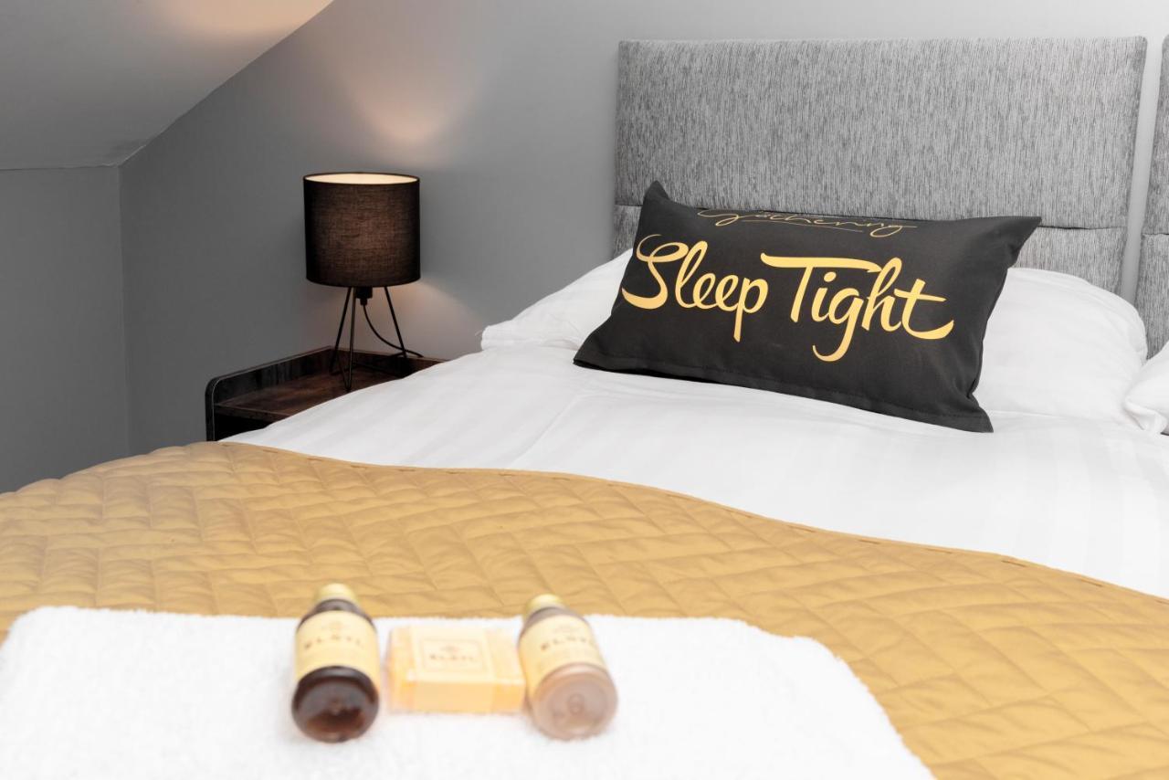 The Eistedfod Penthouse - Berwyn House Apartment Wrexham Ngoại thất bức ảnh
