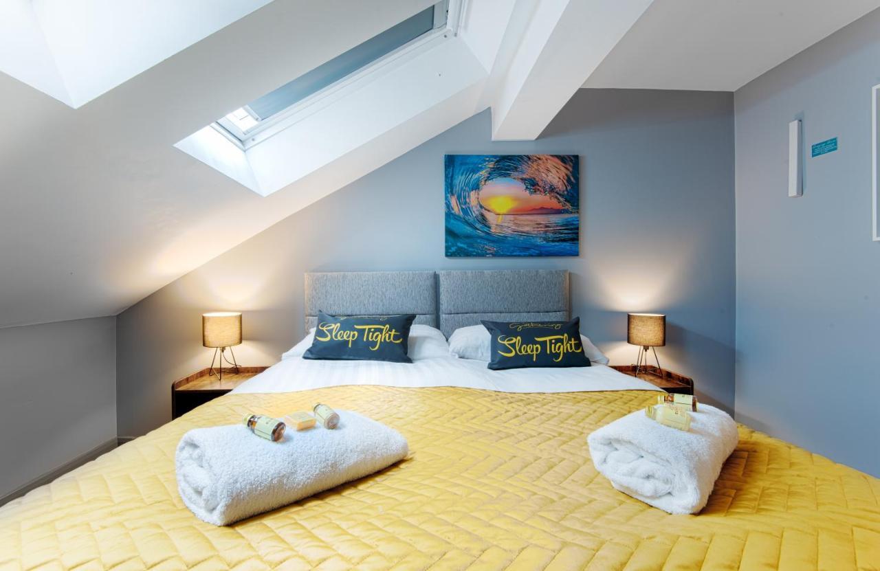 The Eistedfod Penthouse - Berwyn House Apartment Wrexham Ngoại thất bức ảnh