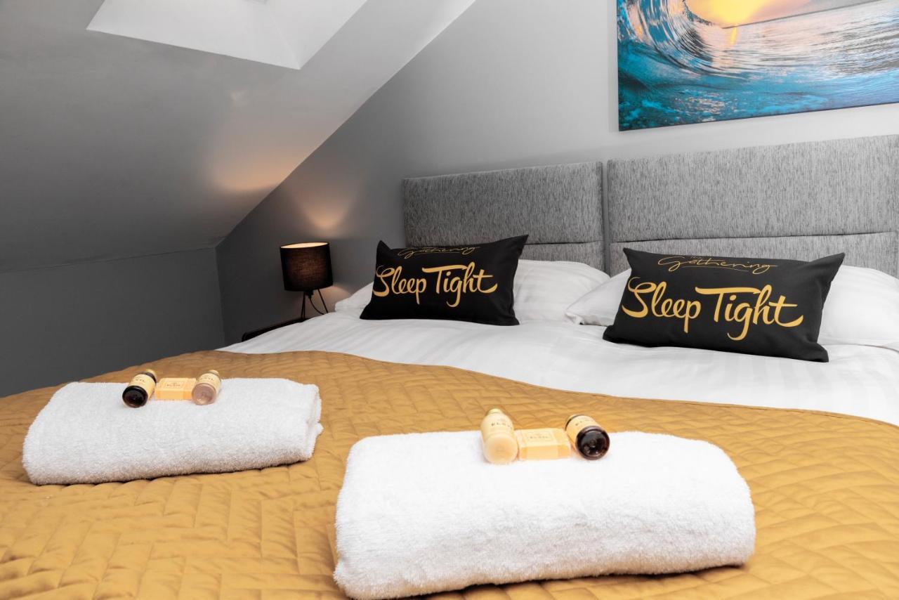 The Eistedfod Penthouse - Berwyn House Apartment Wrexham Ngoại thất bức ảnh